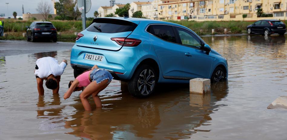 ¿Qué cubre el seguro del coche en inundaciones y granizadas?